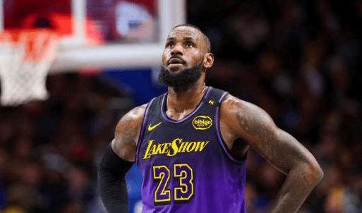  取消詹姆斯旗手身份 